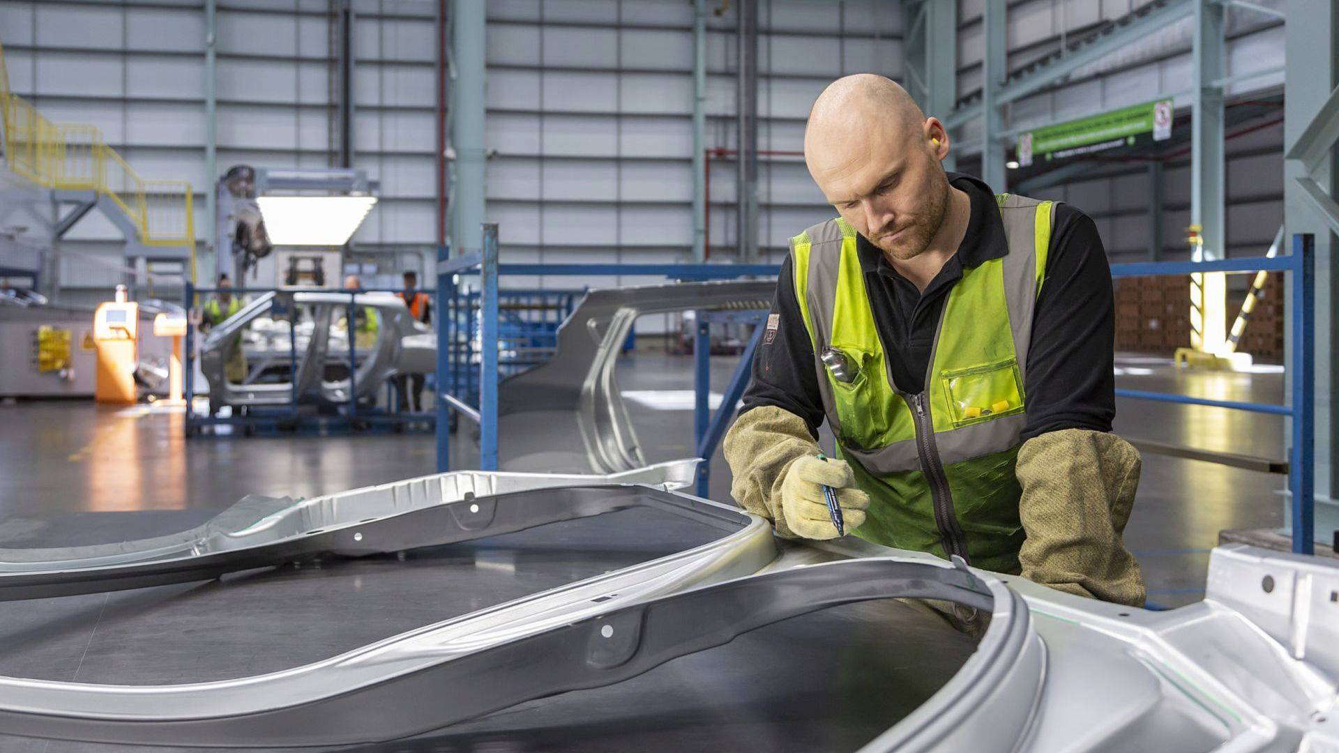 ورود نیسان جوک به باشگاه میلیونی‌ها (گزارش تصویری)