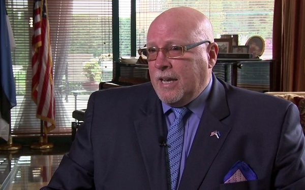 استعفای سفیر آمریکا در استونی در اعتراض به اظهارنظرهای ترامپ درباره اروپا