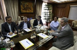 نشست مدیرعامل منطقه آزاد کیش با فعالان حوزه بیمه در کیش