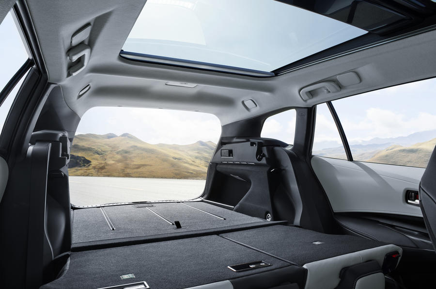 رونمایی از تورینگ اسپورت کرولا در آستانه نمایشگاه پاریس رونمایی از تورینگ اسپورت کرولا در آستانه نمایشگاه پاریس