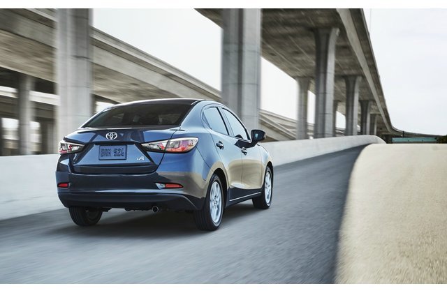 11 خودروی کوچک و امن 2018