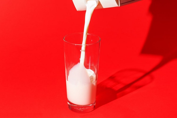 از نشانههای نیاز به حذف لبنیات از رژیم غذایی از نشانههای نیاز به حذف لبنیات از رژیم غذایی