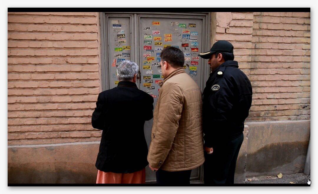 مالخر میلیاردر که 6 مخفیگاه بزرگ امول سرقتی به ارزش 7 میلیارد تومان داشت دستگیر شد (+عکس) مالخر میلیاردر که 6 مخفیگاه بزرگ امول سرقتی به ارزش 7 میلیارد تومان داشت دستگیر شد (+عکس)