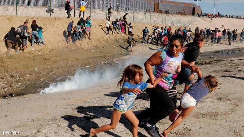 دفاع ترامپ از شلیک گاز اشک آور علیه مهاجران: خیلی امن است دفاع ترامپ از شلیک گاز اشک آور علیه مهاجران: خیلی امن است