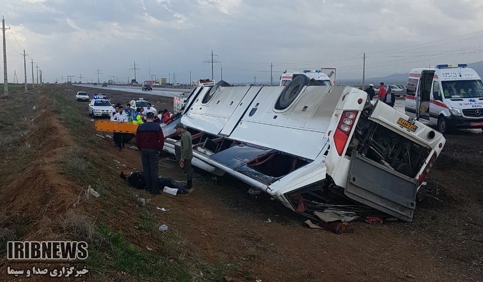 24 مصدوم براثر واژگونی اتوبوس در زنجان 24 مصدوم براثر واژگونی اتوبوس در زنجان
