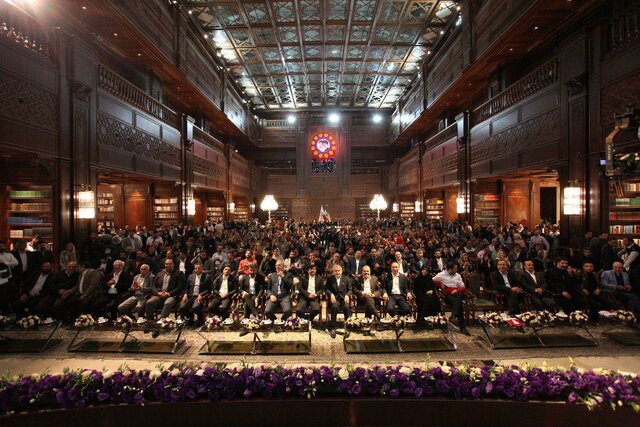 تختی دوباره به کمک مردم امد