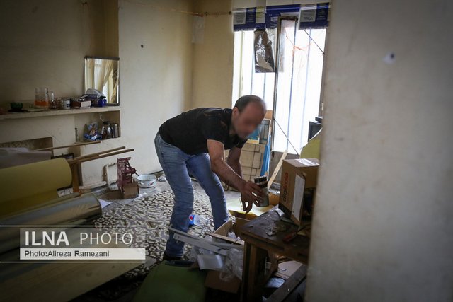 زندگی کارگر، دانشجو و معلمِ بازنشسته با معتاد و سارق زیر یک سقف/«فقر و بیپولی» نقطه اشتراک ساکنان خانههای مجردی زندگی کارگر، دانشجو و معلمِ بازنشسته با معتاد و سارق زیر یک سقف/«فقر و بیپولی» نقطه اشتراک ساکنان خانههای مجردی