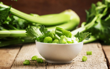 خواص عرق کرفس عرق کرفس