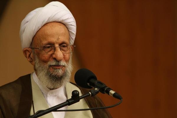 مصباح یزدی: امید داشتن به دشمنان و پیشنهاد مذاکره در خفا احمقانه است