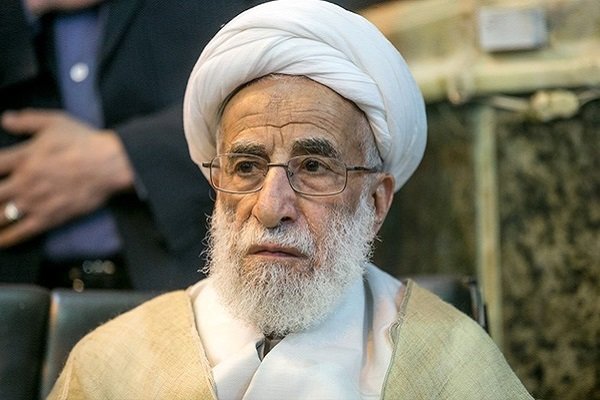 آیت‌الله جنتی: رئیس‌جمهور حرفی نزند که دشمنان سوء استفاده کنند