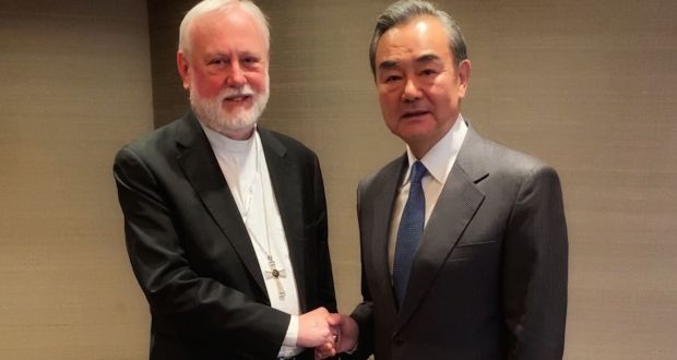 یک دیدار نادر: چین و واتیکان ملاقات کردند وزاری خارجه واتیکان و چین