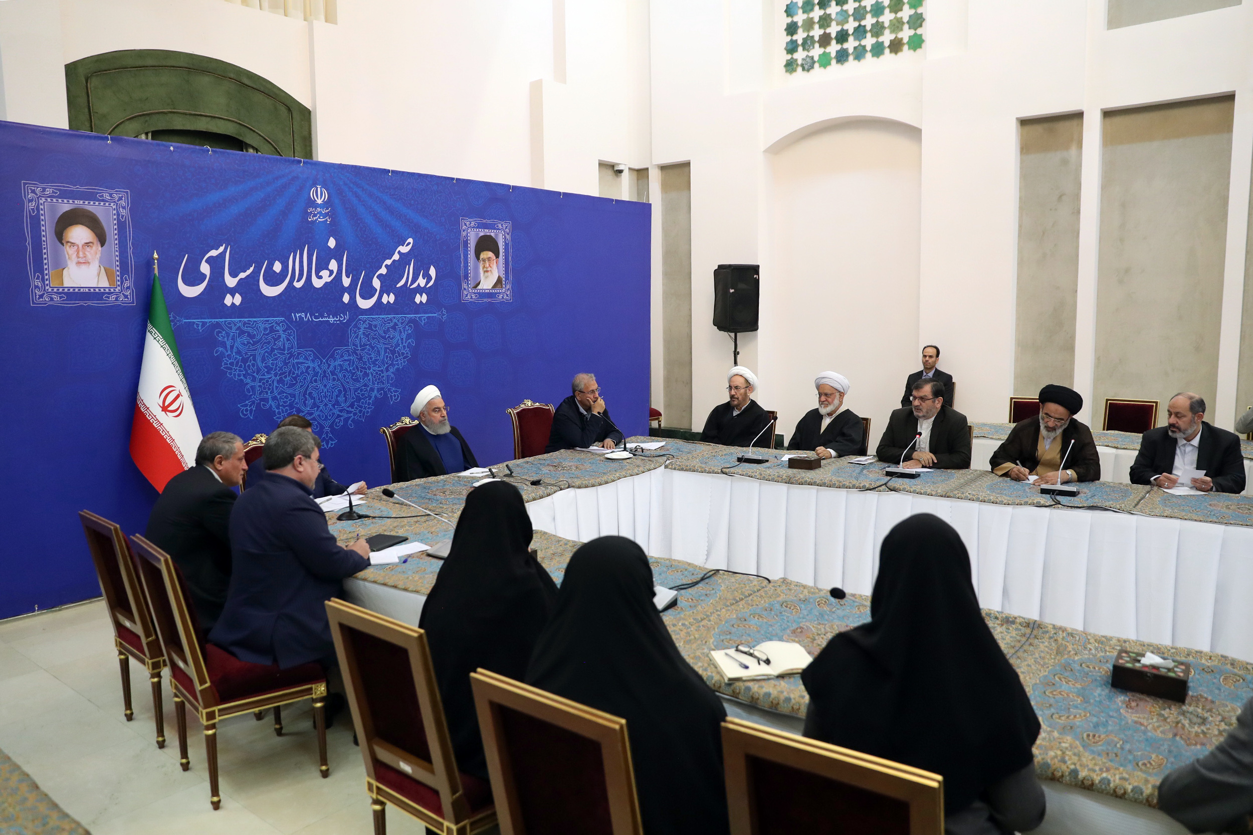 جلاییپور: روحانی در مراسم افطاری گفت که اوباما 19 بار از من تقاضای ملاقات کرد ولی دولت اختیار پاسخش را نداشت جلاییپور: روحانی در مراسم افطاری گفت که اوباما 19 بار از من تقاضای ملاقات کرد ولی دولت اختیار پاسخش را نداشت