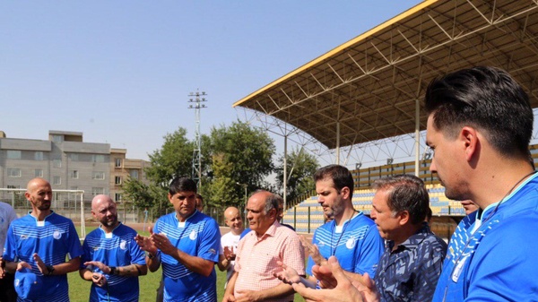 برگزاری مراسم معارفه زرینچه در تمرین استقلال + عکس