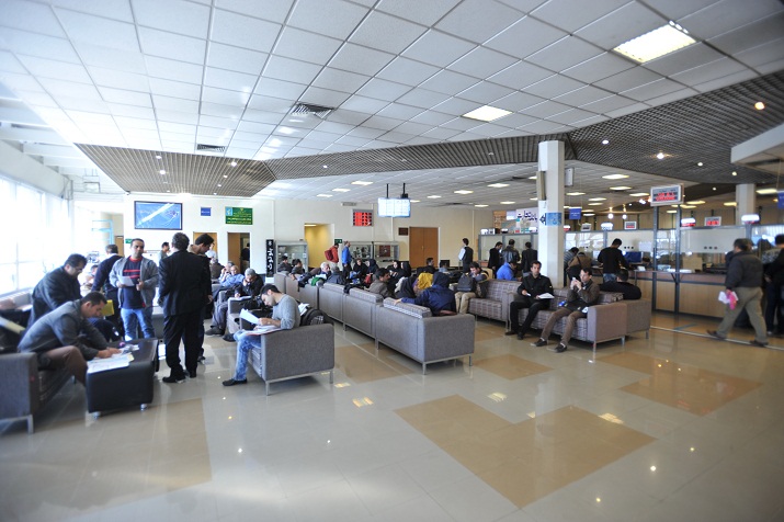 ايران خودرو درتعطيلات تابستاني خودرو تحويل مشتريان مي دهد