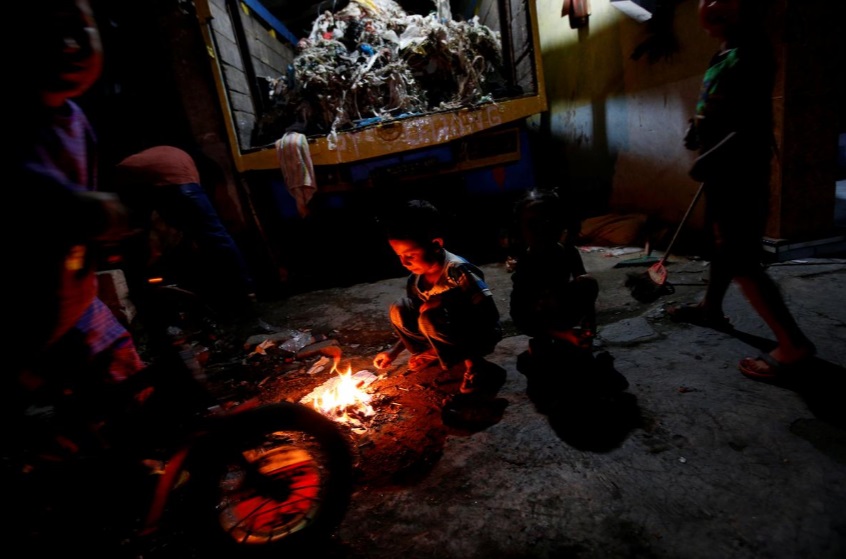 پول در برابر زباله/ روستای اندونزی برای امرار معاش زباله نیاز دارد پول در برابر زباله/ روستای اندونزی برای امرار معاش زباله نیاز دارد