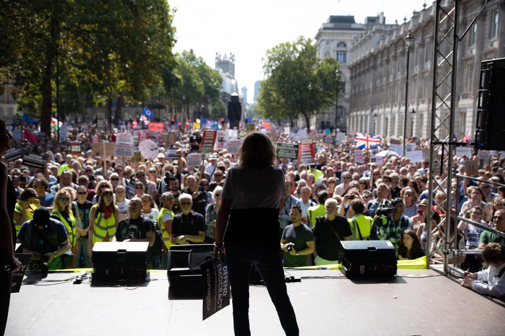 پایان بازی تعلیق پارلمان بریتانیا با اعتراض هزار نفری پایان بازی تعلیق پارلمان بریتانیا با اعتراض هزار نفری