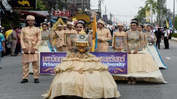 شهر آسیایی که توریست هایش از لندن و پاریس بیشترند