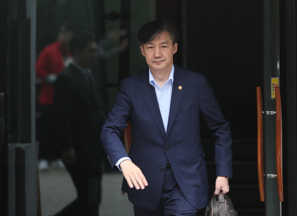 در سئول: حمایت و اعتراض جمعیت به یک سیاستمدار