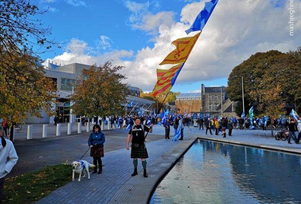 تظاهرات مردم جدایی‌طلب در خیابان