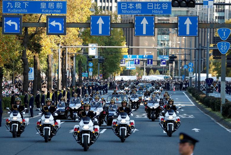 آغاز دورهای جدید در ژاپن با امپراتور جدید (+عکس) آغاز دورهای جدید در ژاپن با امپراتور جدید (+عکس)