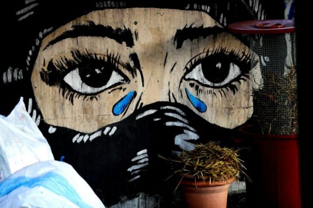 دیوارنگارهای اعتراضی در مناطق لوکس بیروت (+عکس)