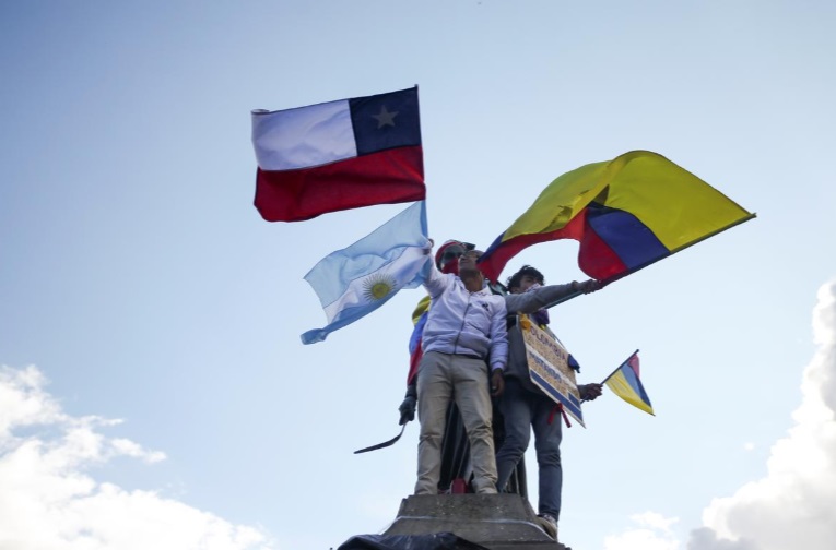 اعتراضات رقصان کلمبیا (+عکس)/ تجمع 40 هزار نفری در مرکز پایتخت اعتراضات رقصان کلمبیا (+عکس)/ تجمع 40 هزار نفری در مرکز پایتخت