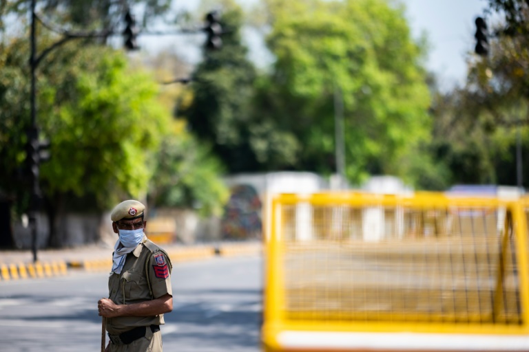 مخالفت ترامپ با ادامه قرنطینه: شرکت ها و شغل ها را از دست می دهیم؛ کشتههای رکود اقتصادی بیشتر است/ یک سوم جهان در قرنطینه/ جلسه شورای امنیت هم غیرحضوری شد مخالفت ترامپ با ادامه قرنطینه: شرکت ها و شغل ها را از دست می دهیم؛ کشتههای رکود اقتصادی بیشتر است/ یک سوم جهان در قرنطینه/ جلسه شورای امنیت هم غیرحضوری شد