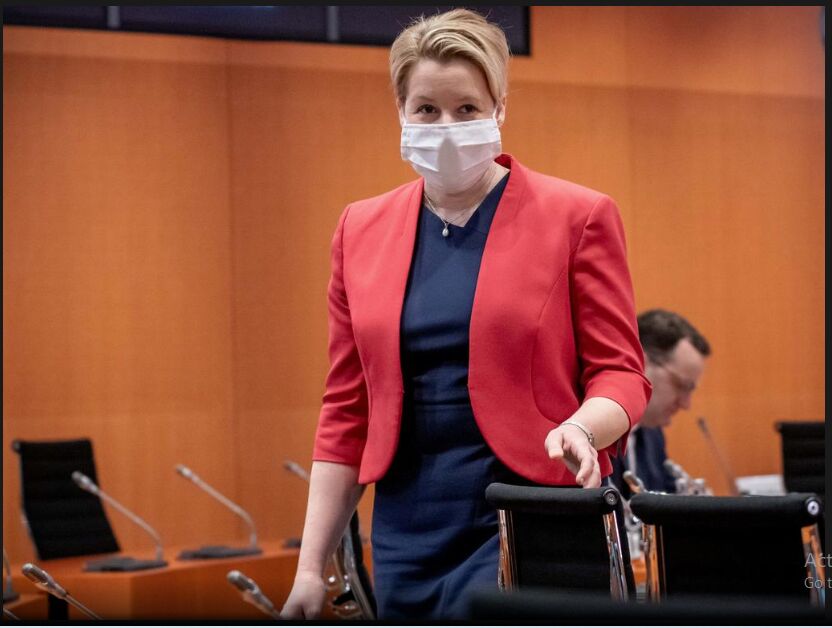 دولت آلمان عضویت بانوان در هیات مدیره شرکتها را اجباری کرد فرانسیسکا گیفی