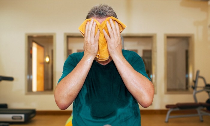 عرق و 10 دلیل بوی سرکهای آن عرق و 10 دلیل بوی سرکهای آن