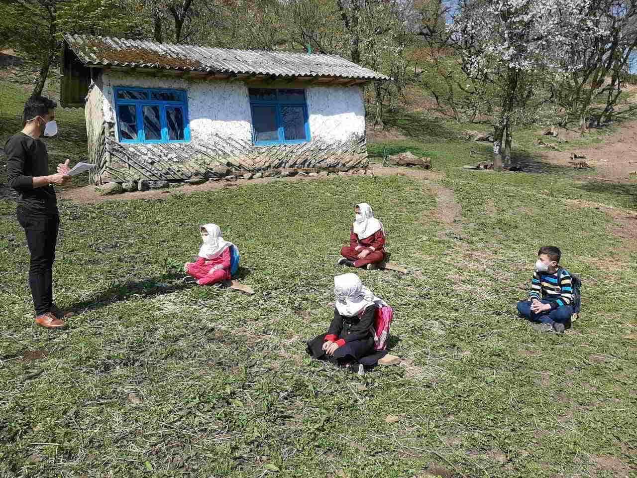 نباید بین دانشآموزان ایران تبعیض باشد/ جنگلنشینان چشمانتظار خیران مدرسهساز مدارس عشایر گیلان