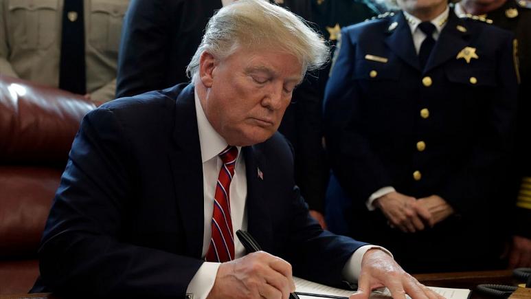 وتوی ترامپ علیه محدودسازی جنگ با ایران وتوی ترامپ علیه محدودسازی جنگ با ایران