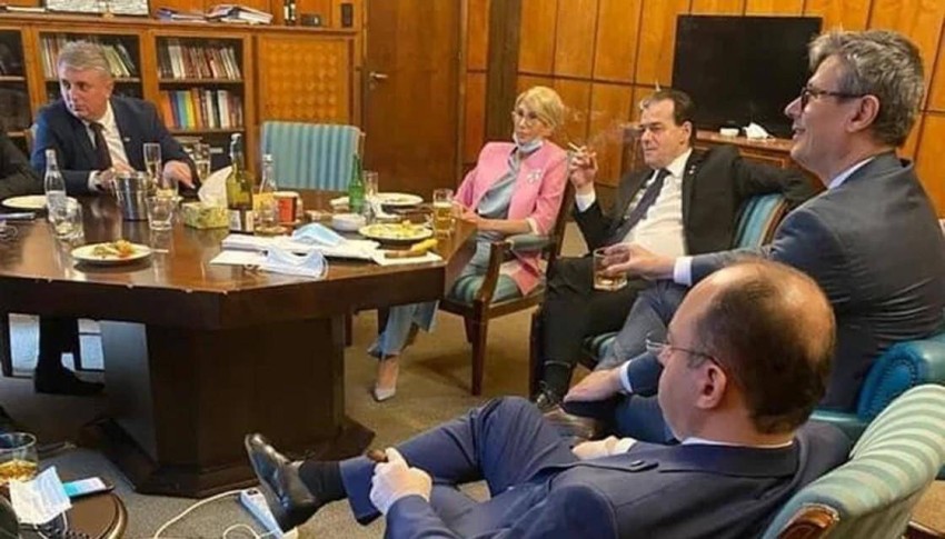 جریمه نخست وزیر رومانی به دلیل نداشتن ماسک جریمه نخست وزیر رومانی به دلیل نداشتن ماسک