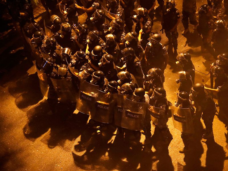 تظاهرات در لبنان/ معترضان: پول غذا نداریم پلیس لبنان در تظاهرات