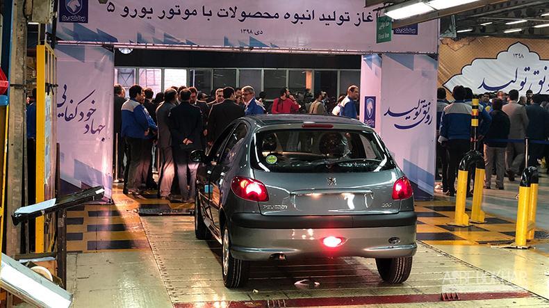 معاون ایران خودرو: خودروهای بنزین سوز با استاندارد یورو۵ تولید و عرضه می شود