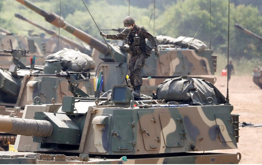 لجبازی دو کره در مناطق مرزی/ بلندگو نصب میکنیم لجبازی دو کره