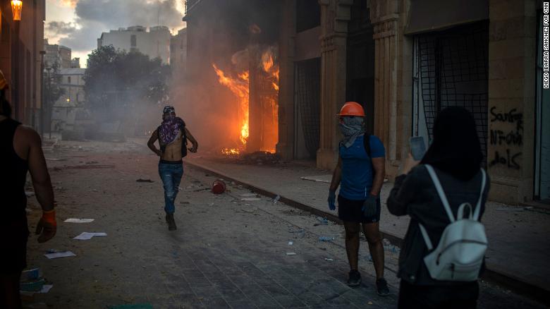 اعتراضات به انفجار در لبنان