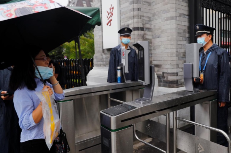 شرط جدید بازگشایی دانشگاه در چین: رزرو زمان حمام و استفاده از دستگاه تشخیص چهره شرط جدید بازگشایی دانشگاه در چین: رزرو زمان حمام و استفاده از دستگاه تشخیص چهره