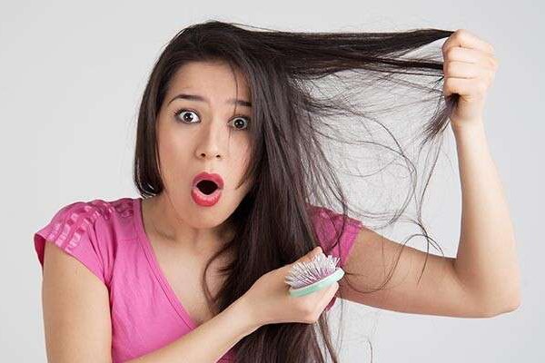 راهنمای خرید شامپوی ضد ریزش موی مؤثر راهنمای خرید شامپوی ضد ریزش موی مؤثر