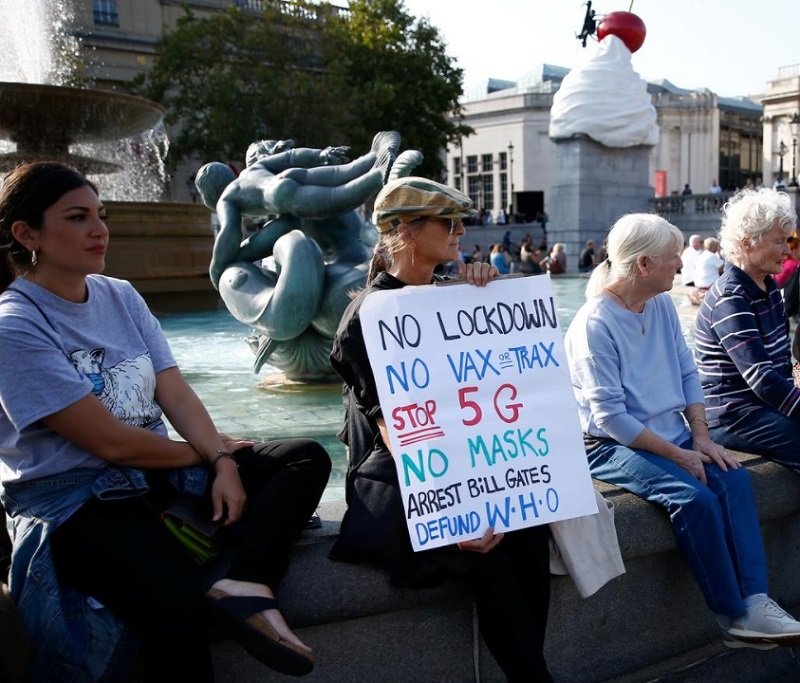 درگیری پلیس و معترضان در لندن بر یر کرونا