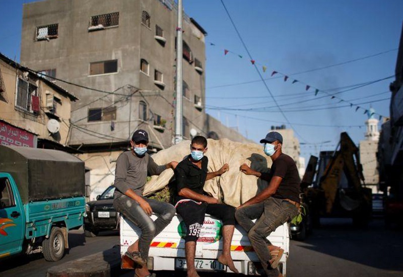 ماسک، راهکار مردم در منطقه شلوغ غزه ماسک، راهکار مردم در منطقه شلوغ غزه