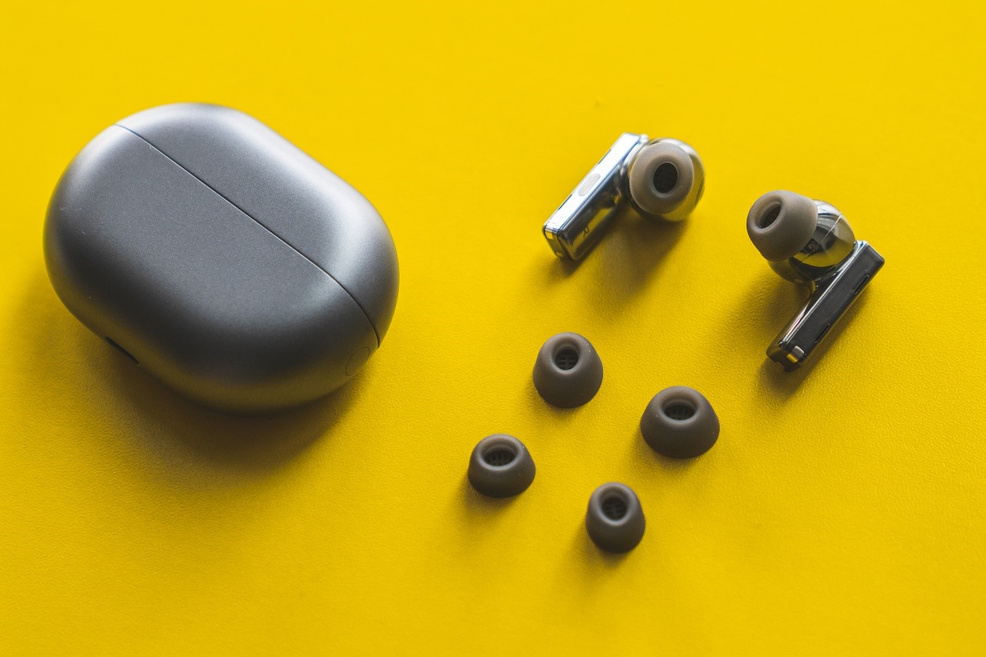 هندزفری بی‌سیم FreeBuds Pro؛ طراحی خاص و کیفیت بالا صدا در یک قاب