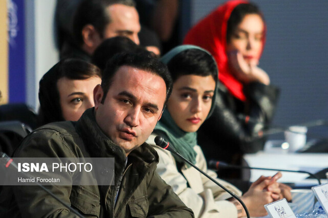 نوید محمودی