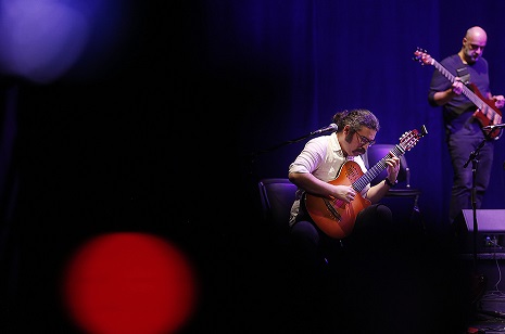 چرا هنرمندان مهاجرت می کنند؟/ کسی نمی‌داند یک نوازنده برای حرفه‌ای شدن، چه رنج‌هایی می‌کشد/ جامعه قدر هنر را نمی داند