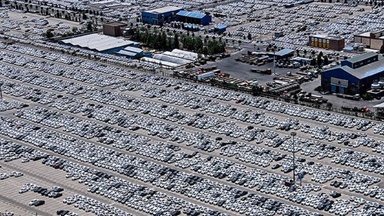 مدیرعامل ایران خودرو:9500  خودرو در انتظار تعیین قیمت کف کارخانه مانده است