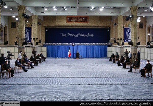 مقام معظم رهبری: در رفع تحریمها یک ساعت هم نباید تاخیر کنیم مقام معظم رهبری: در رفع تحریمها یک ساعت هم نباید تاخیر کنیم