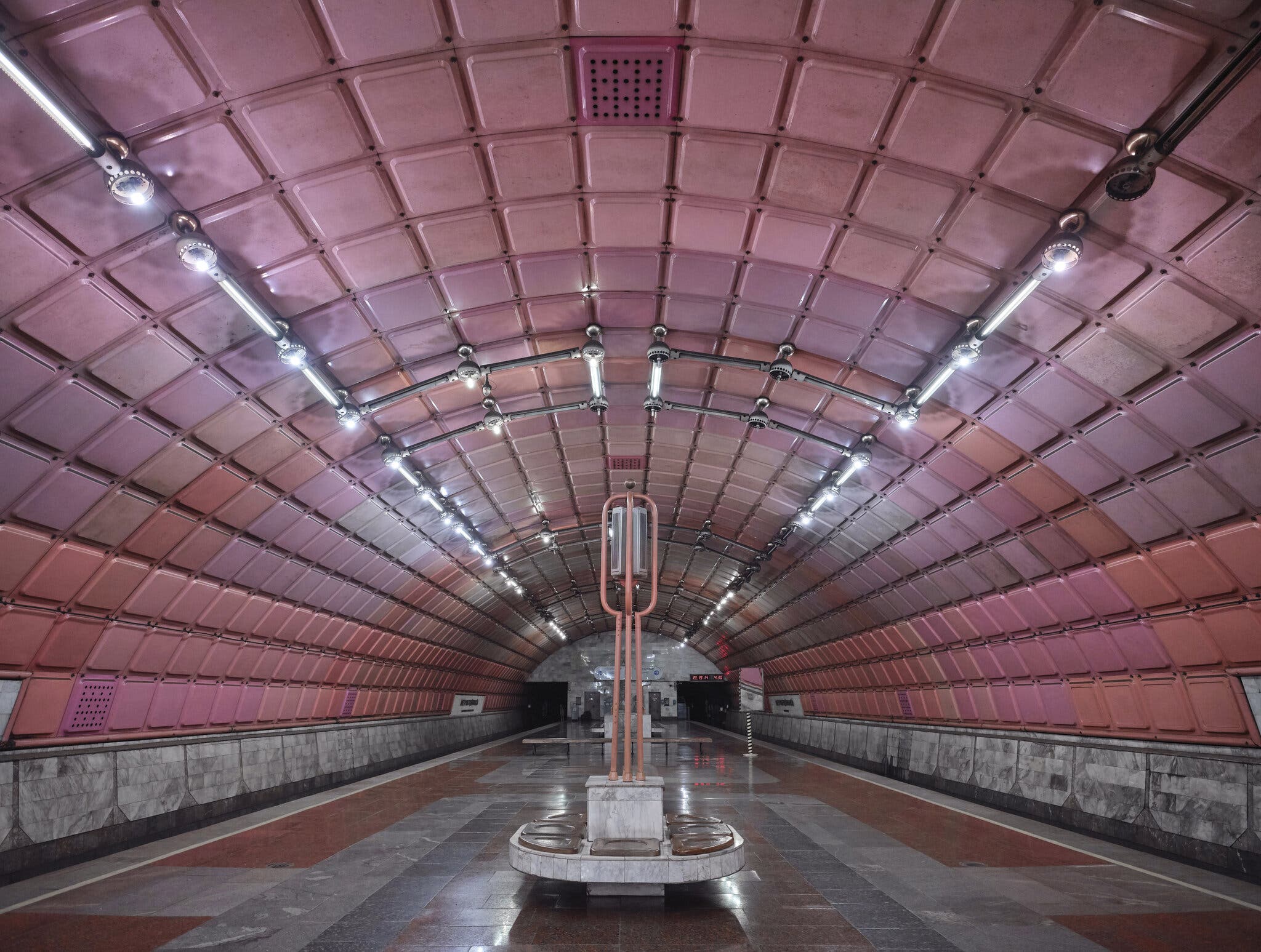 عظمت خیره کننده متروهای دوران شوروی (عکس)