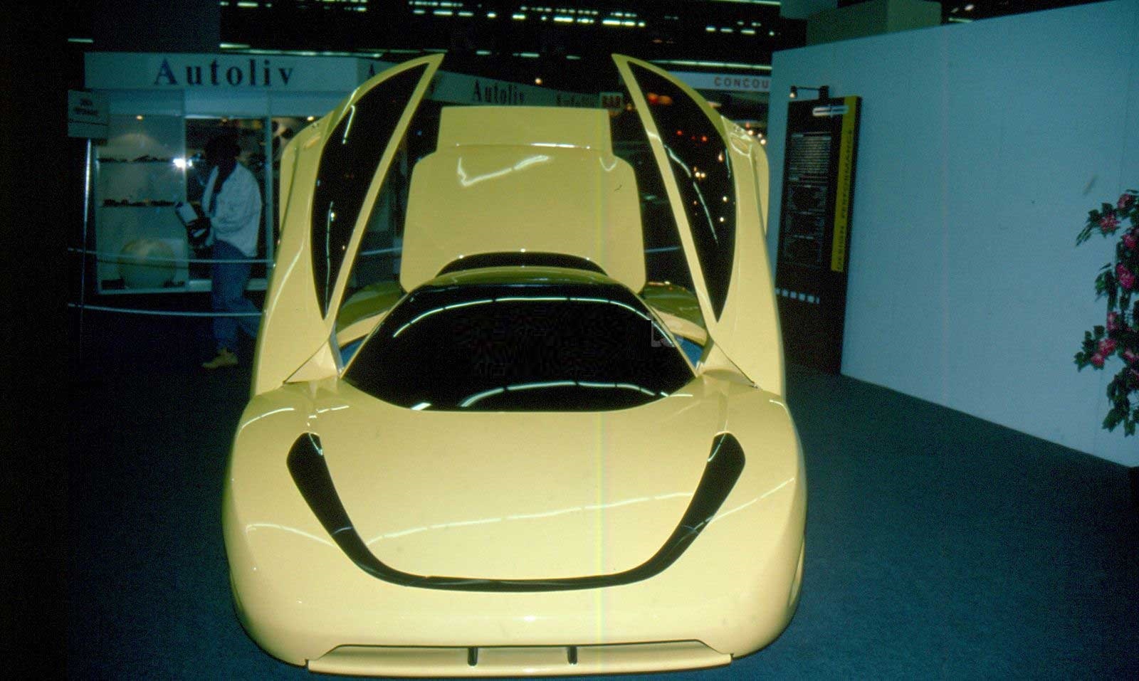 باراموندا؛ یک خودروی عجیب با پیشرانه موتورسیکلت ب ام و(+عکس) باراموندا؛ یک خودروی عجیب با پیشرانه موتورسیکلت ب ام و(+عکس)