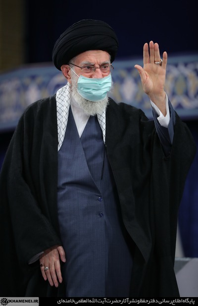 مقام معظم رهبری: راه رفع وسوسه تبلیغاتیِ اثرگذار بر ذهن جوان و نوجوان باتوم نیست، تبیین و روشنگری است