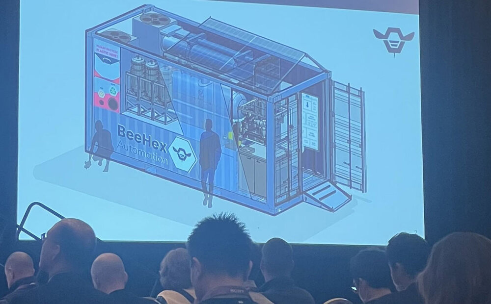 وقتی پلاستیک تبدیل به استیک میشود / عکس