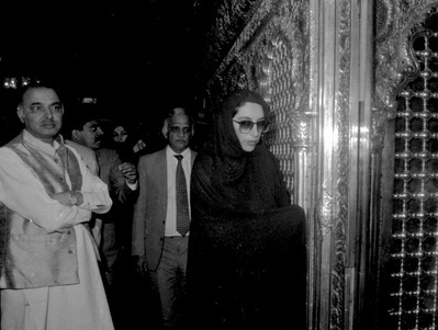 بینظیر بوتو؛ خون زن شرقی در میدان سیاست/ همۀ فرضیههای معمای ترور بینظیر بوتو؛ خون زن شرقی در میدان سیاست/ همۀ فرضیههای معمای ترور